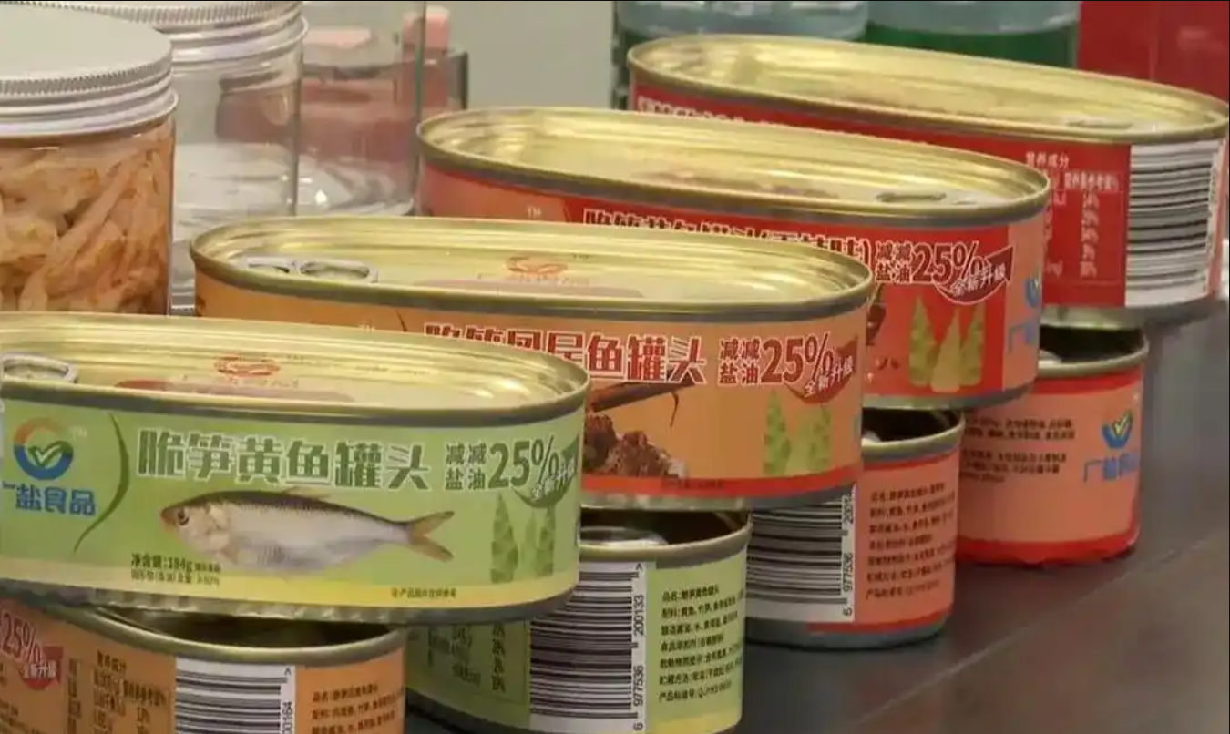 Canned bamboo shoots and fish are quietly becoming popular on southern dining tables