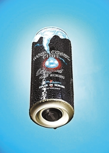 The British invented a kind of pressing self-cooling cans
